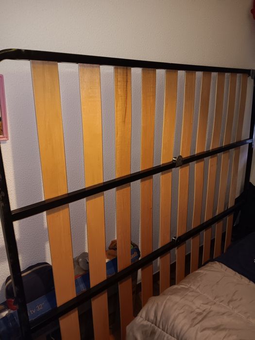 Estrado para cama de casal.