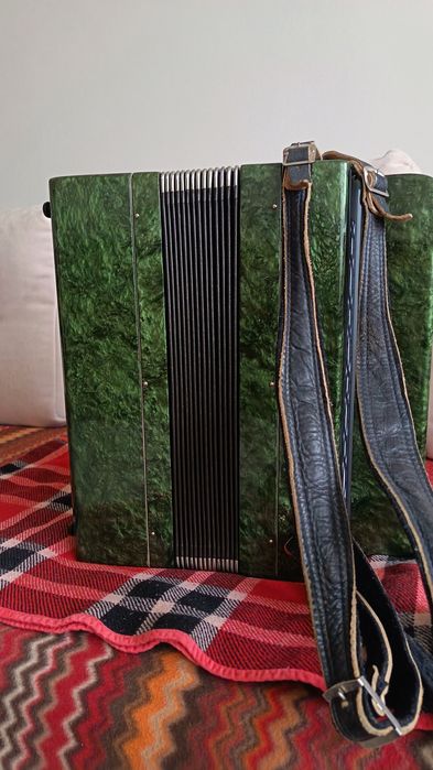 Продам баян Етюд 205м