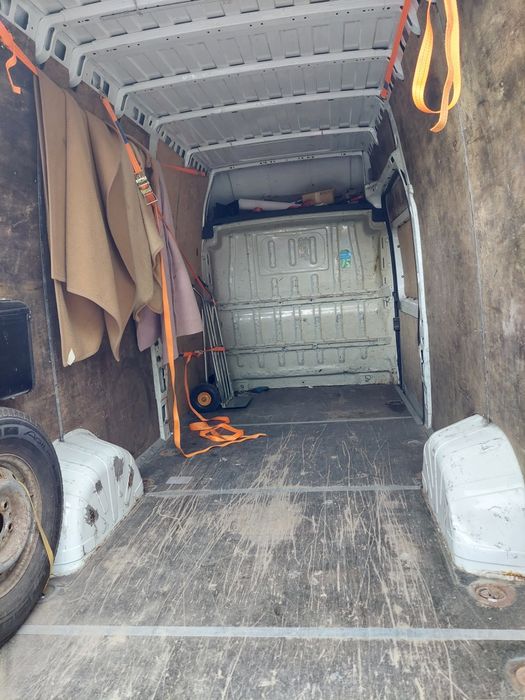 Przeprowadzki, usługi transportowe, montaż mebli, profesjonalnie.