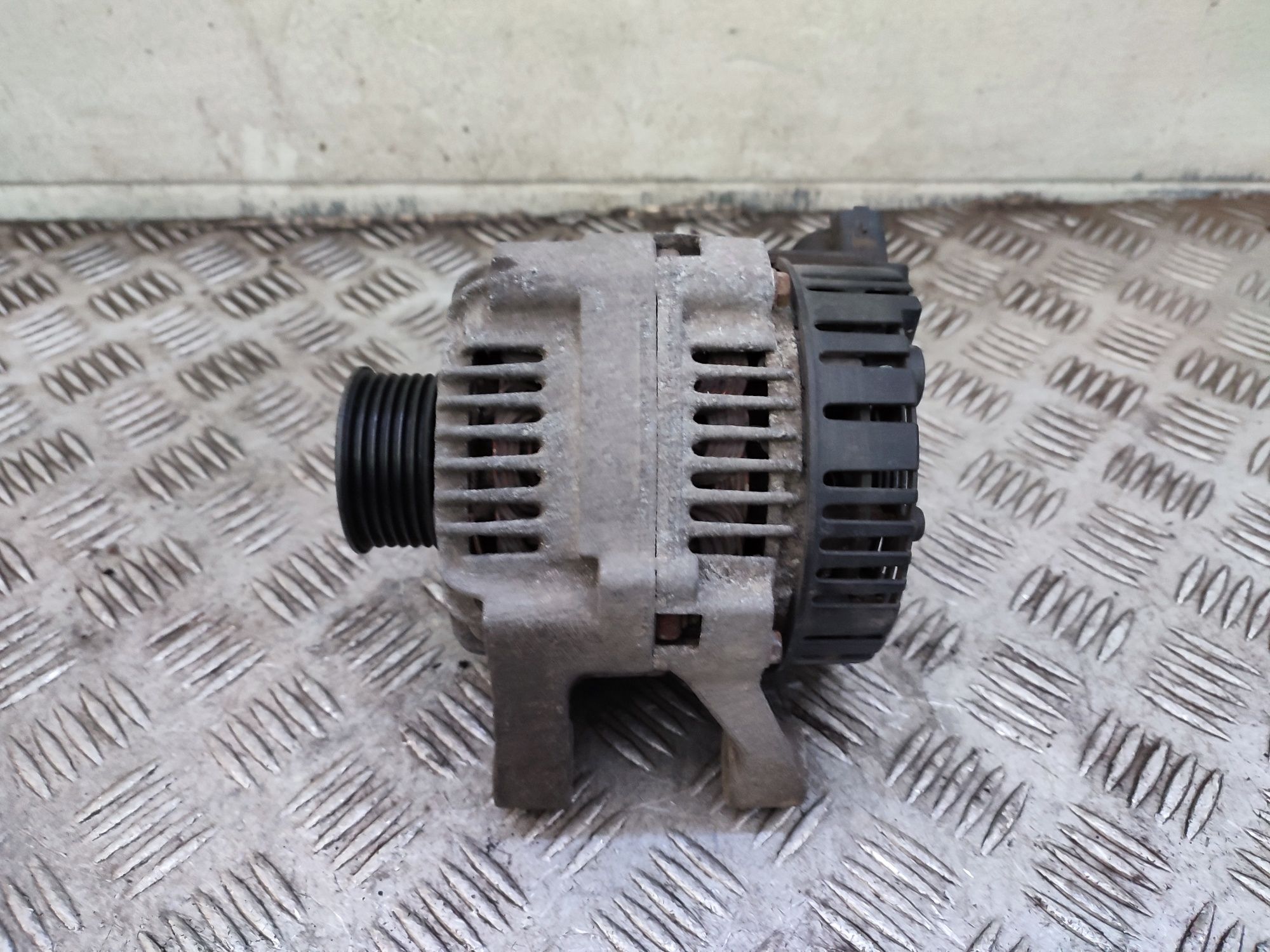 Peugeot 206 1.4 8V alternator