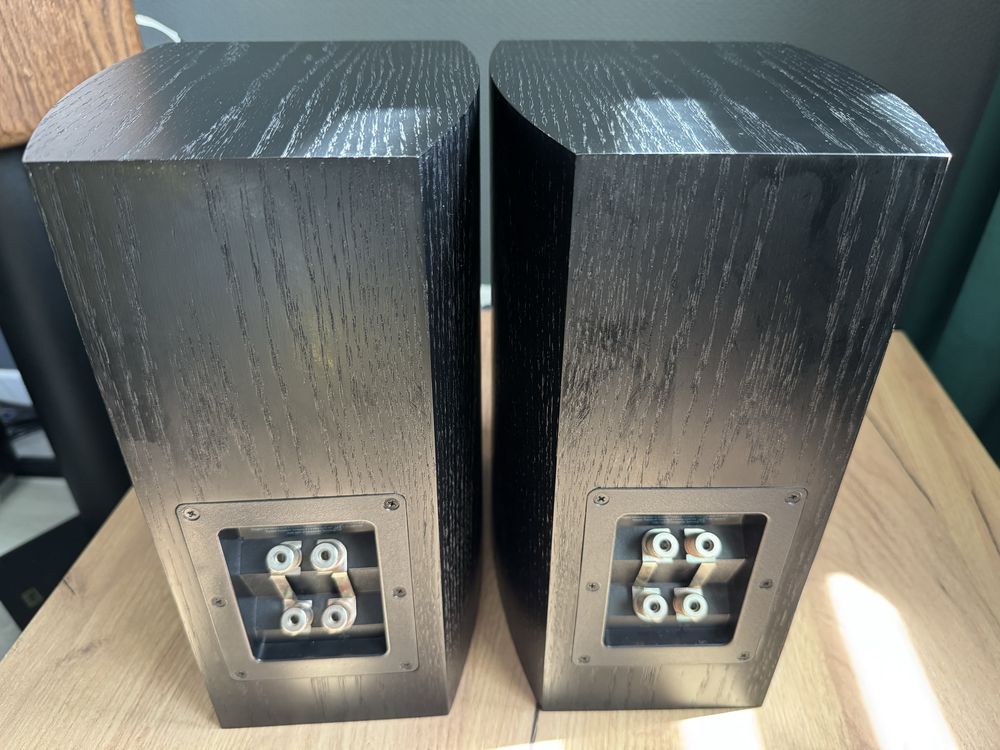 monitory ATC SCM7