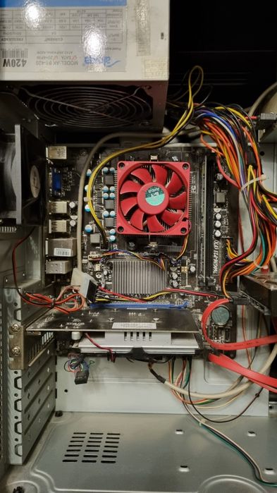 Komputer stacjonarny PC, AMD, Nvidia, 8GB, klawiatura i mysz, WIFI!