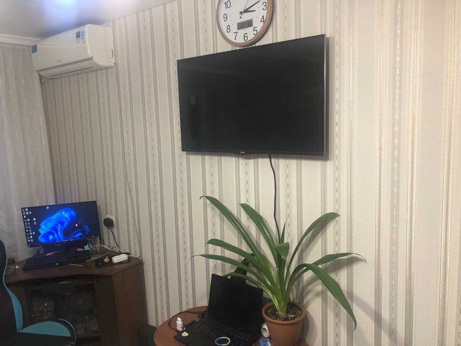 Продам Телевізор LG 42LA690V