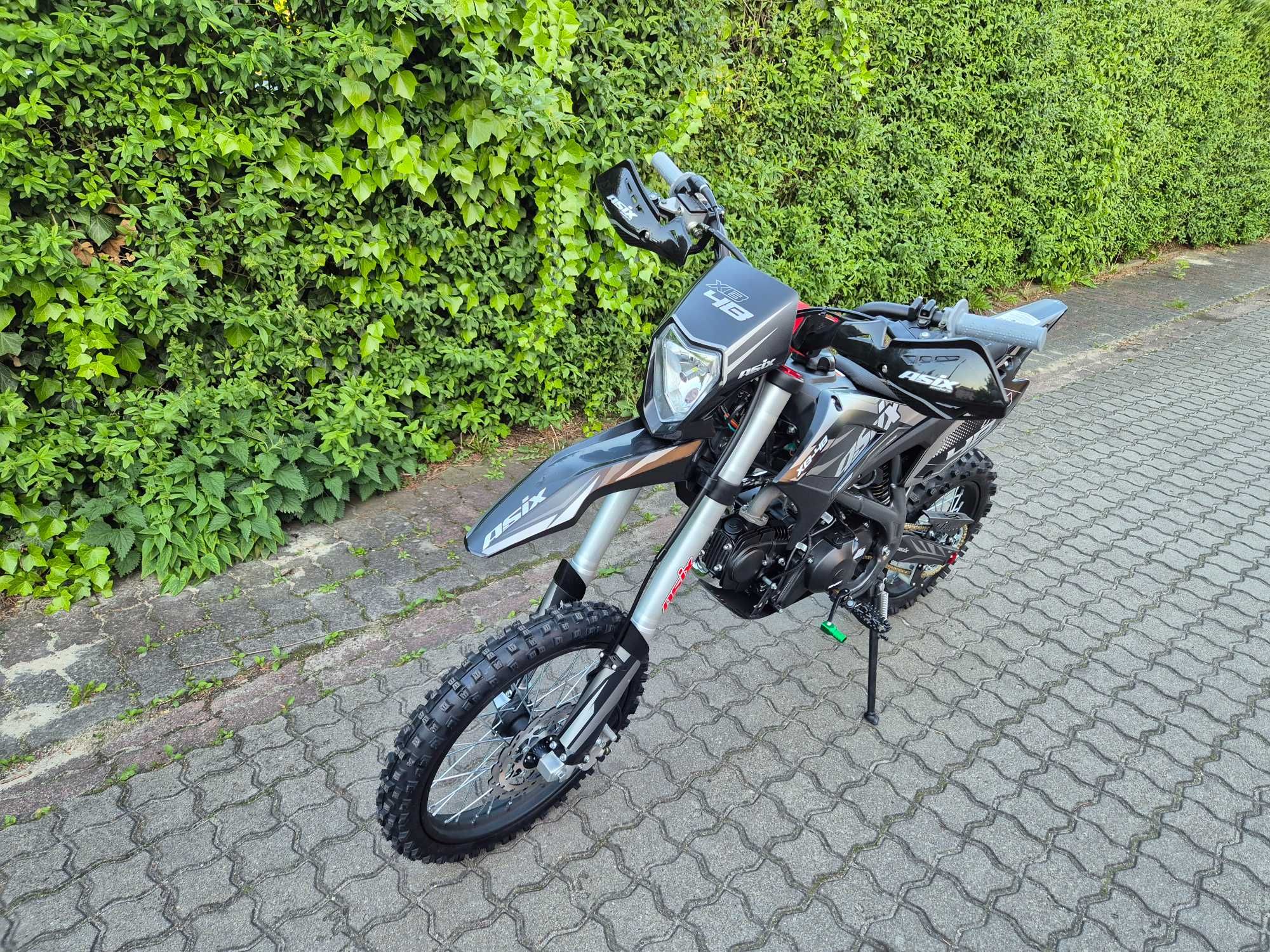 NOWY Cross Asix XB-48 125ccm 17/14 oraz 19/16 Manual Lampa  2025rok
