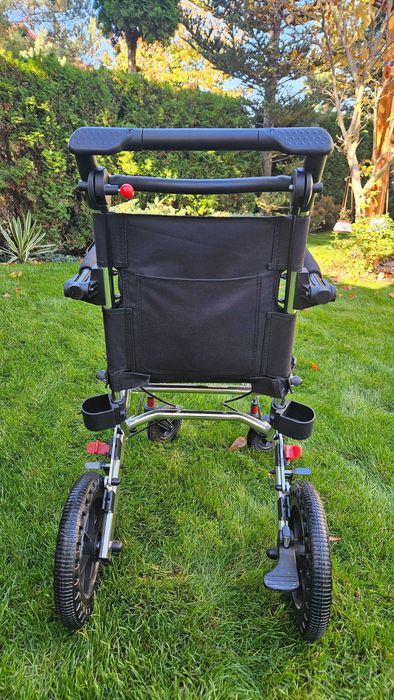 Wózek inwalidzki lekki do samolotu, w podróż