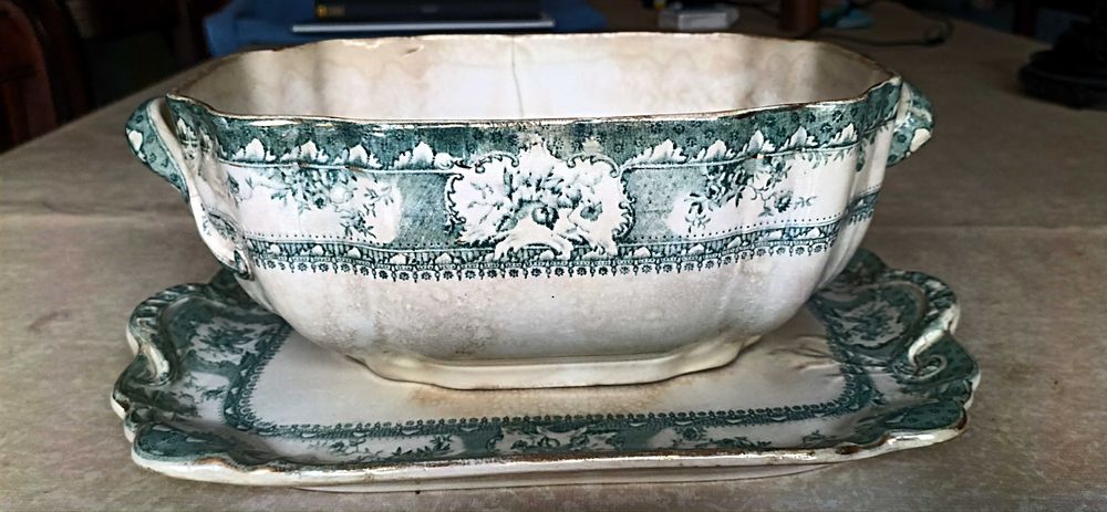 Terrina e Travessa em faiança