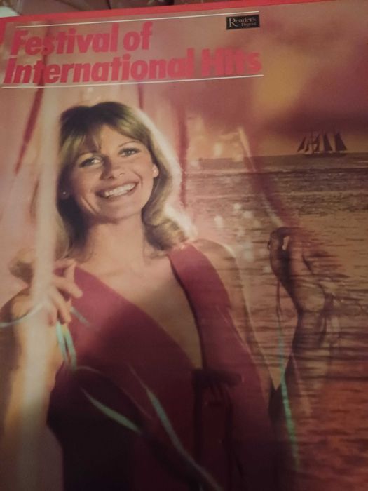 Caixas com alguns discos de vinil