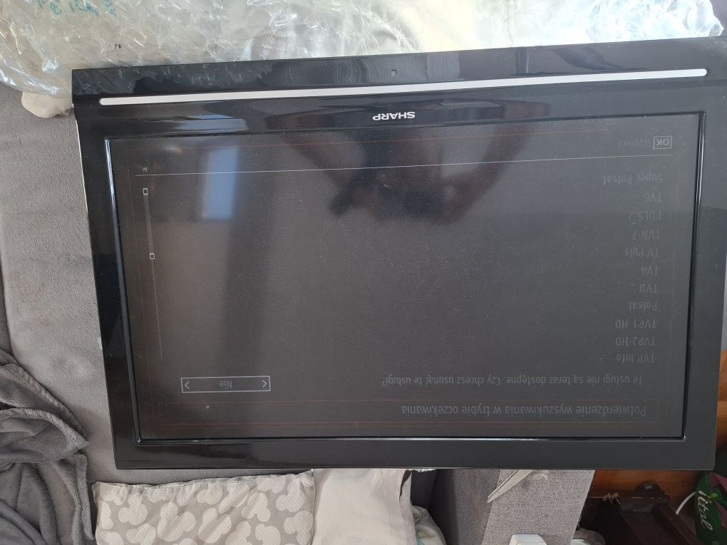 W pełni sprawny telewizor LCD Sharp 32'