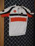 Vende se 2 t shirt de andar bicicleta