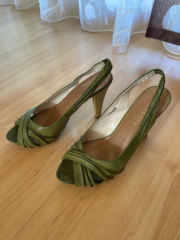 Sandałki / buty na obcasie zielone oliwkowe