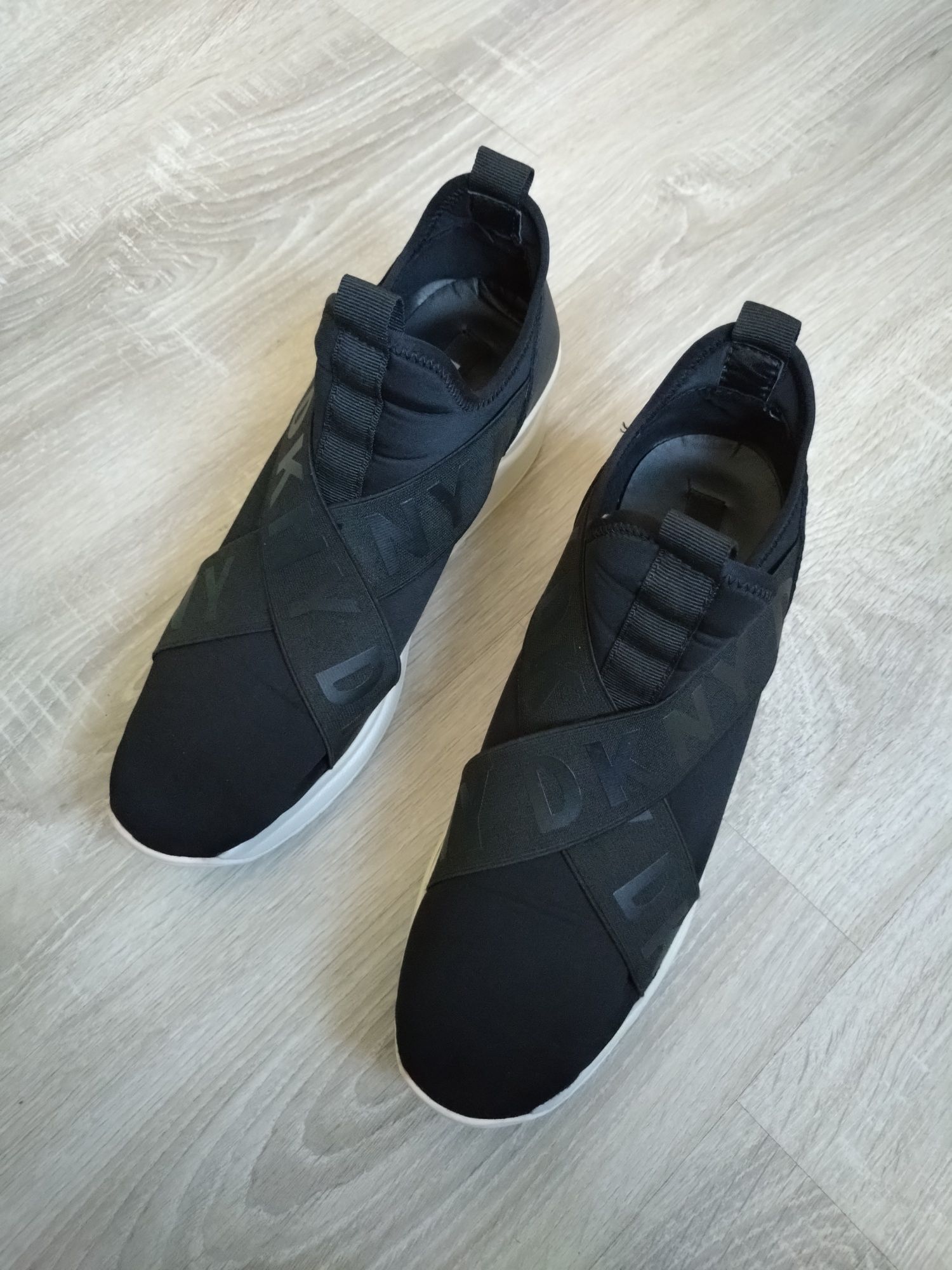 Sneakersy Adidasy dkny na koturnie