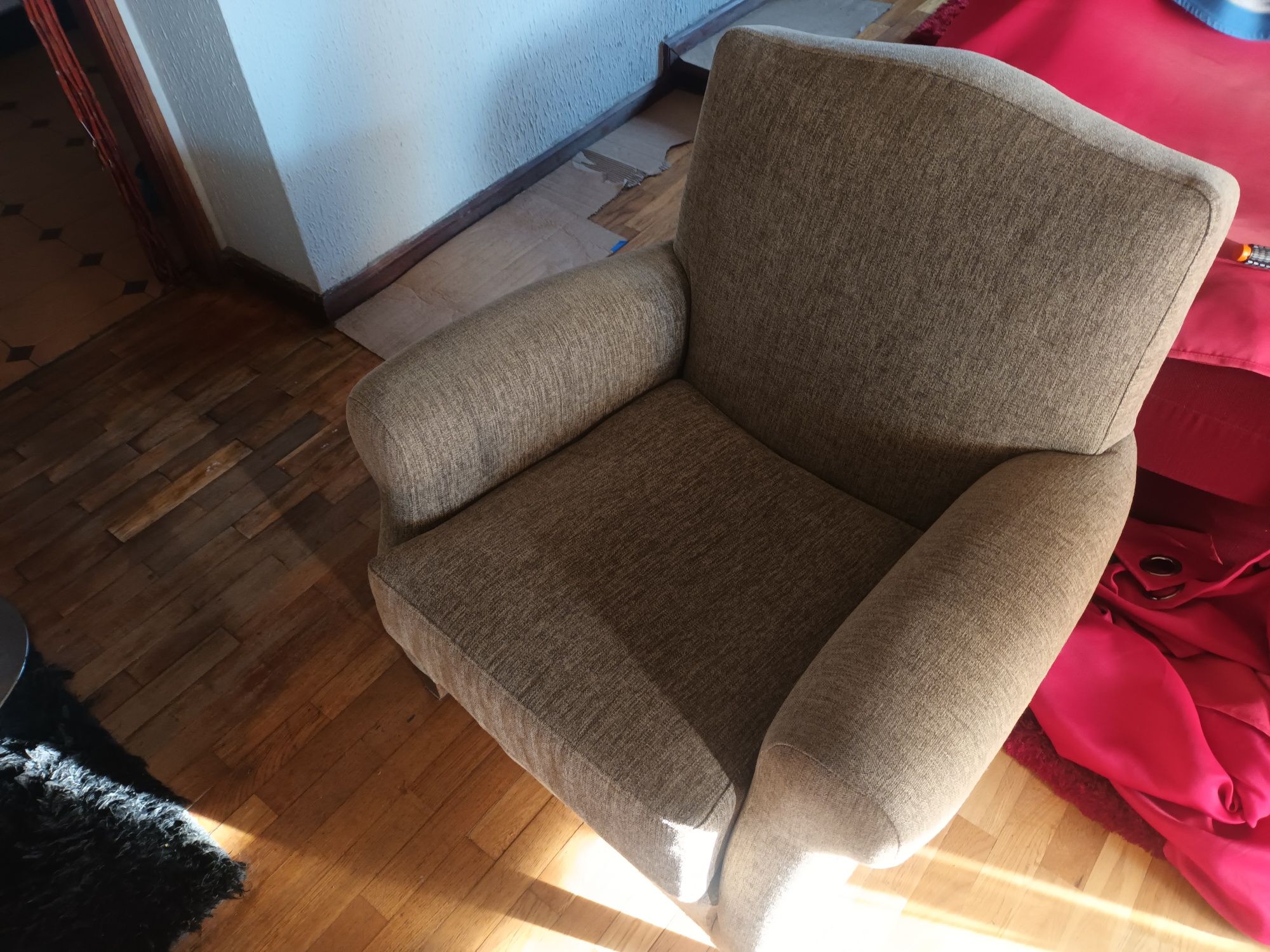 Vendo poltrona castanha