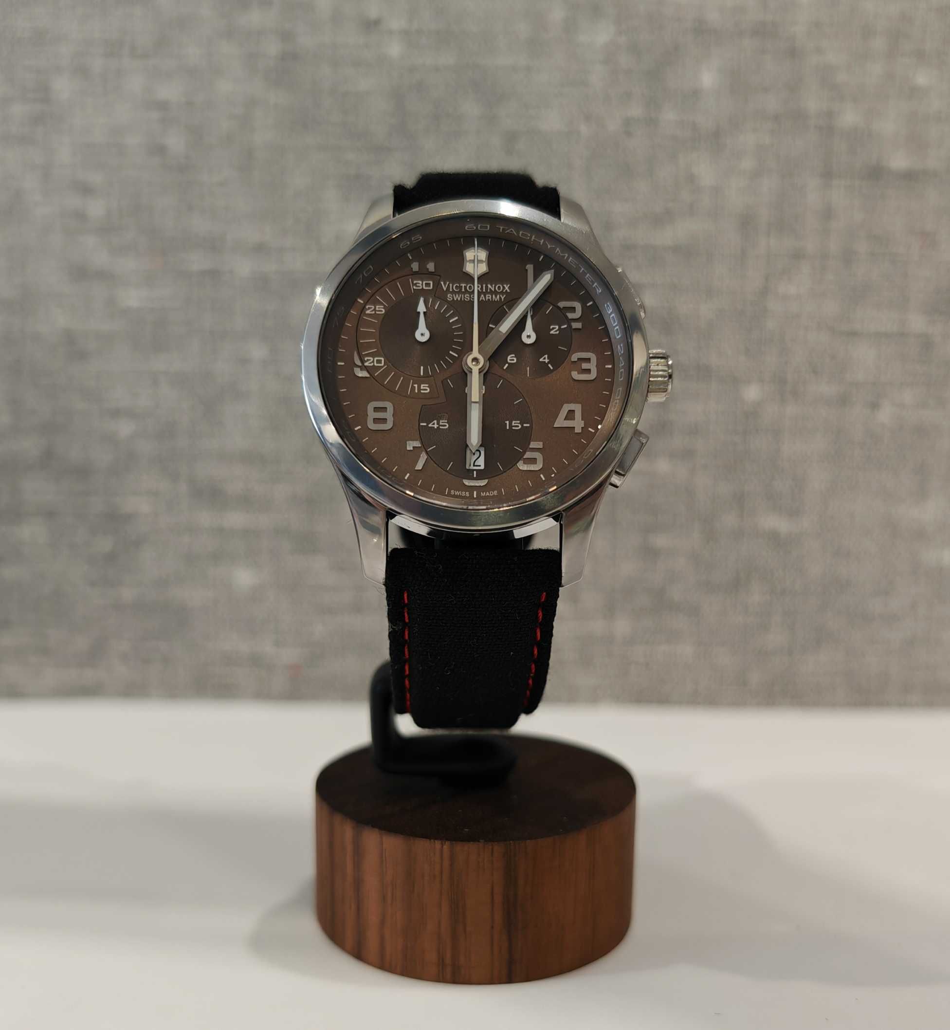 Чоловічий годинник Victorinox Alliance V241297 Chronograph Swiss Army
