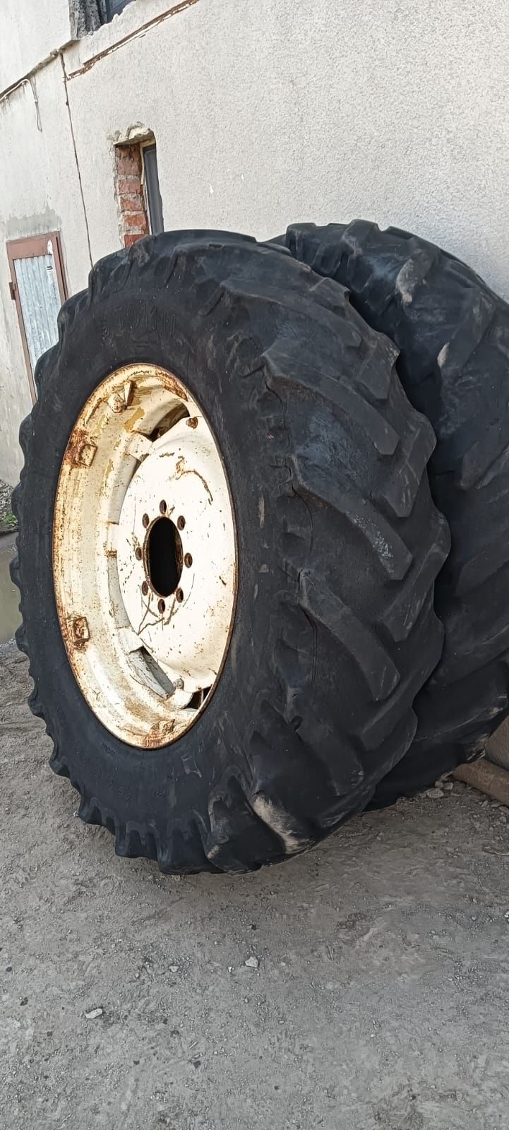 Felgi koła r 38 przestawne pełne r 38 zetor Ursus MF Renault fendt
