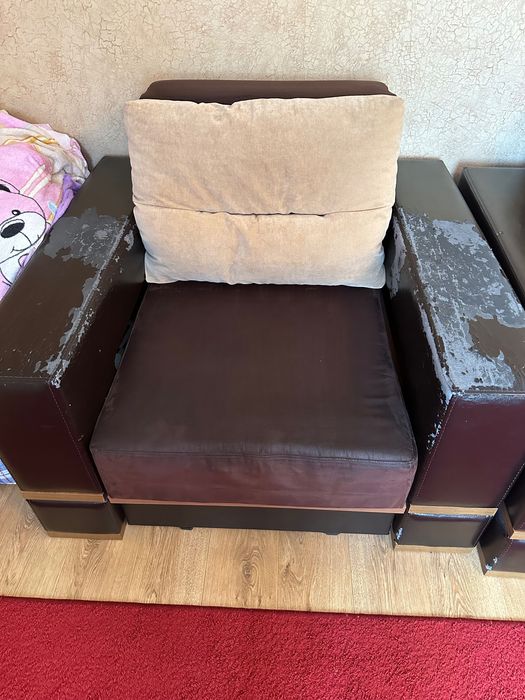 Продам розкладні диван з кріслом.