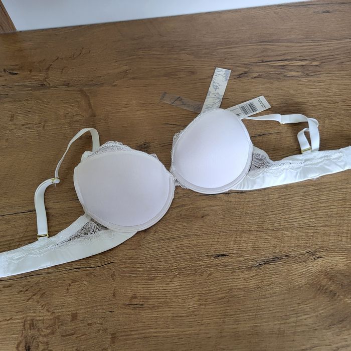 Esotiq nowy biustonosz biały 65 C