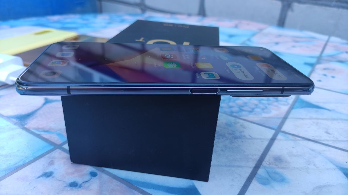 Телефон Xiaomi MI 10 T Pro 8/256 Чехол