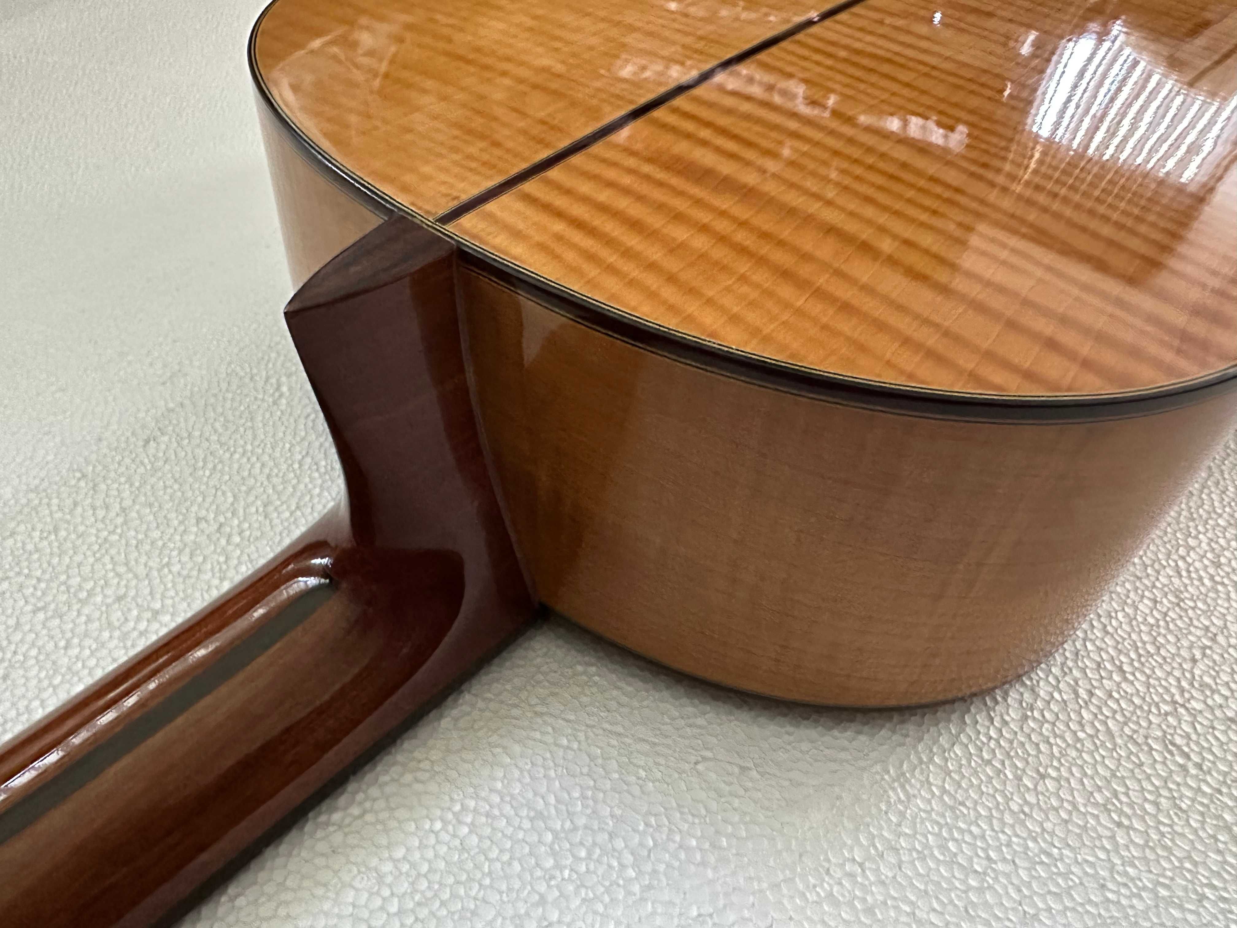 Guitarra Clássica Cimar Mod. 397M Ácer flamejado - Japão