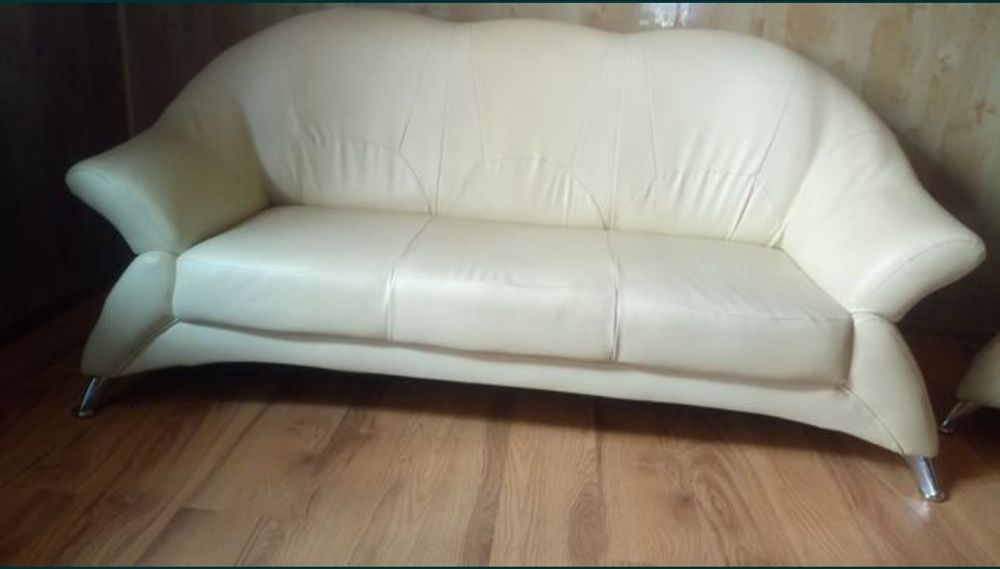 Sofa i jeden fotel
