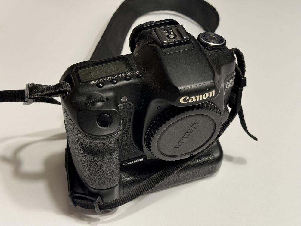 Canon Eos 50D + Grip + 2 baterie i karty CF