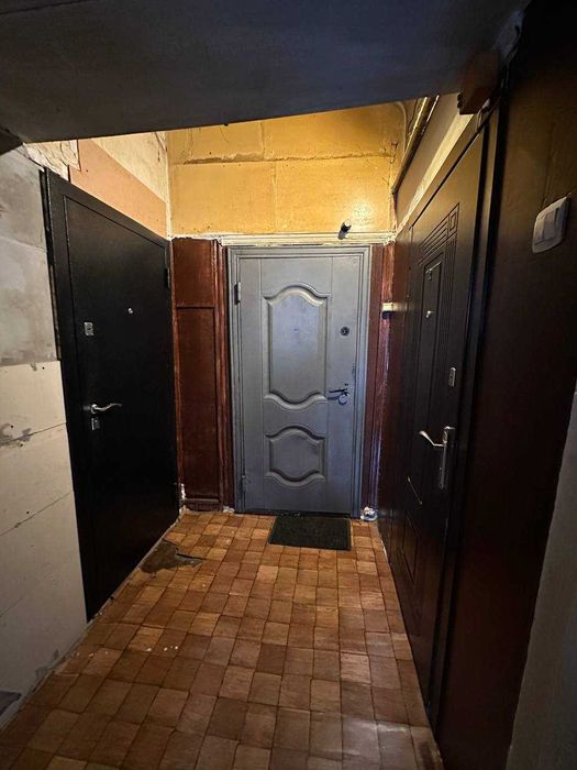 Продам 2-е комнаты в ком.кв. на ул. Нежинской угол Стиридоновской.