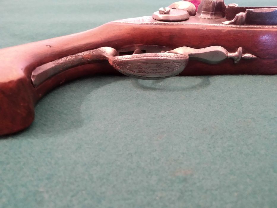 Pistola de pederneira de viagem francesa 1800.