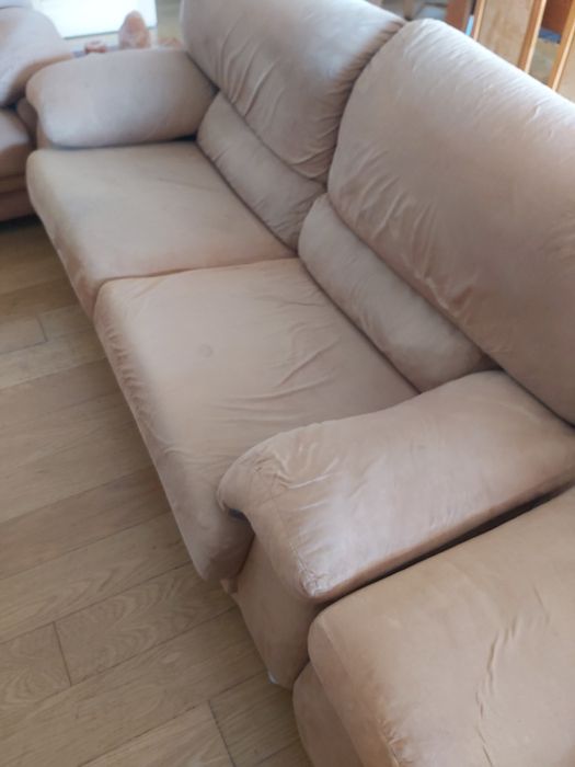 Terno de Sofás  em curtisane só hoje 60 euros