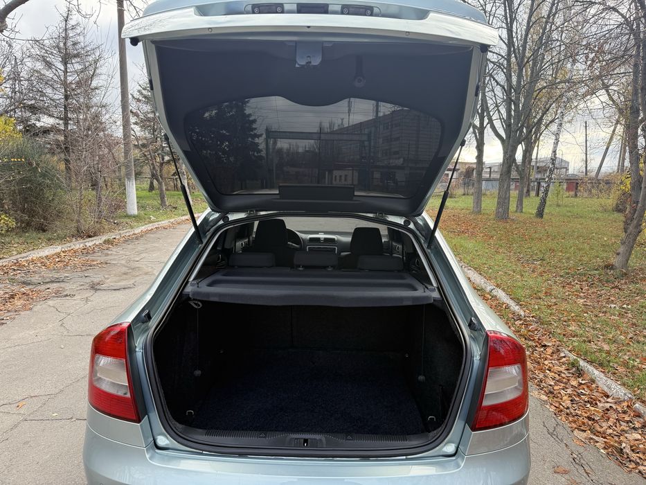 Продам шкода А5 рестайлинг 1.6 газ бензин