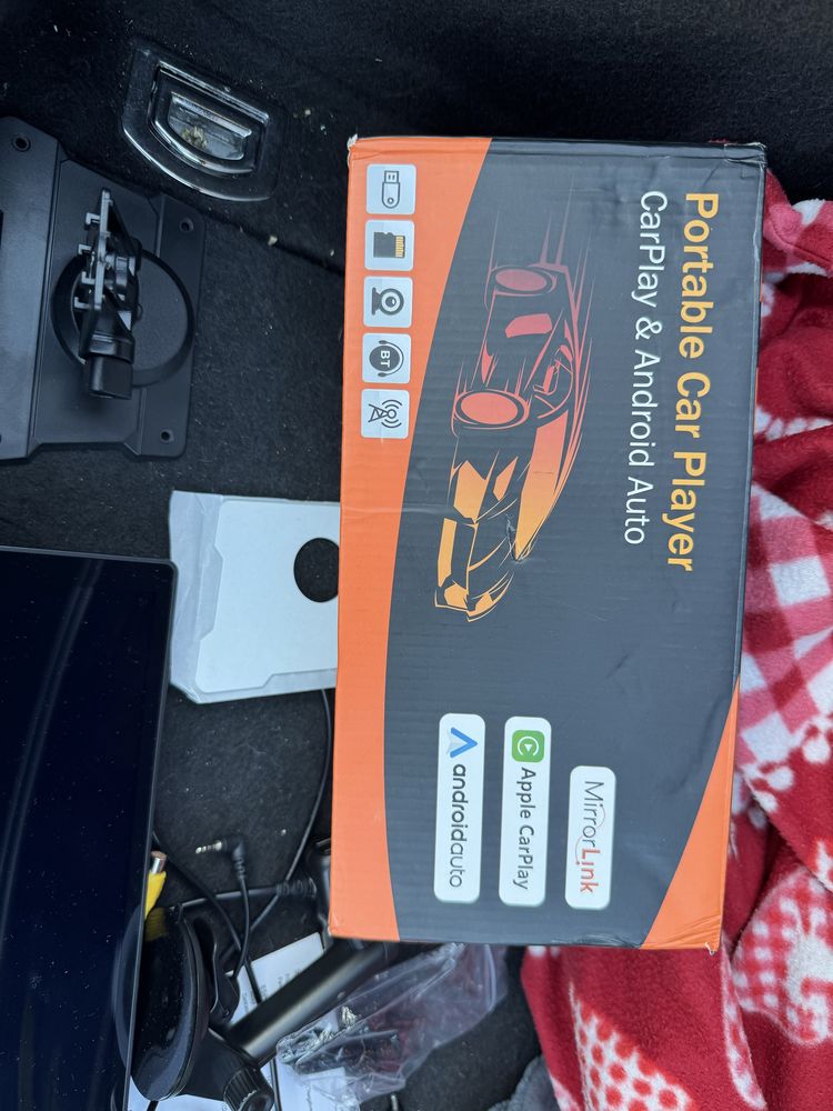Sprzedam ekran mulimedialny Carplay do auta