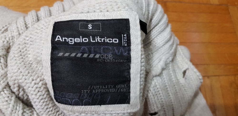 Sweter Angelo Litrico rozm S