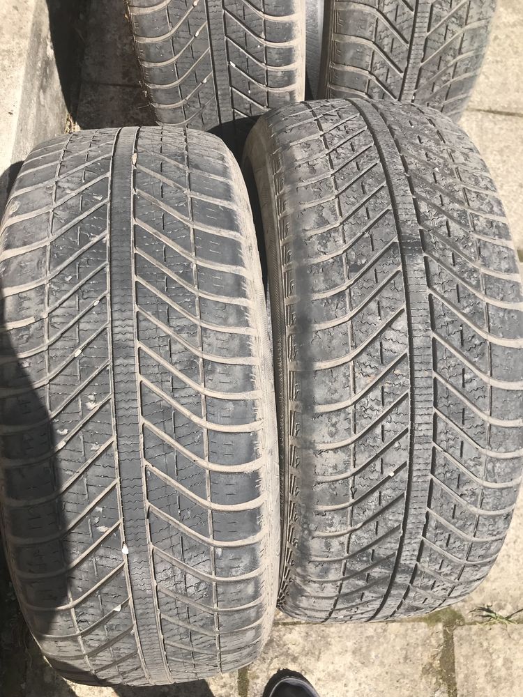 Продам резину Goodyear 205/55/16