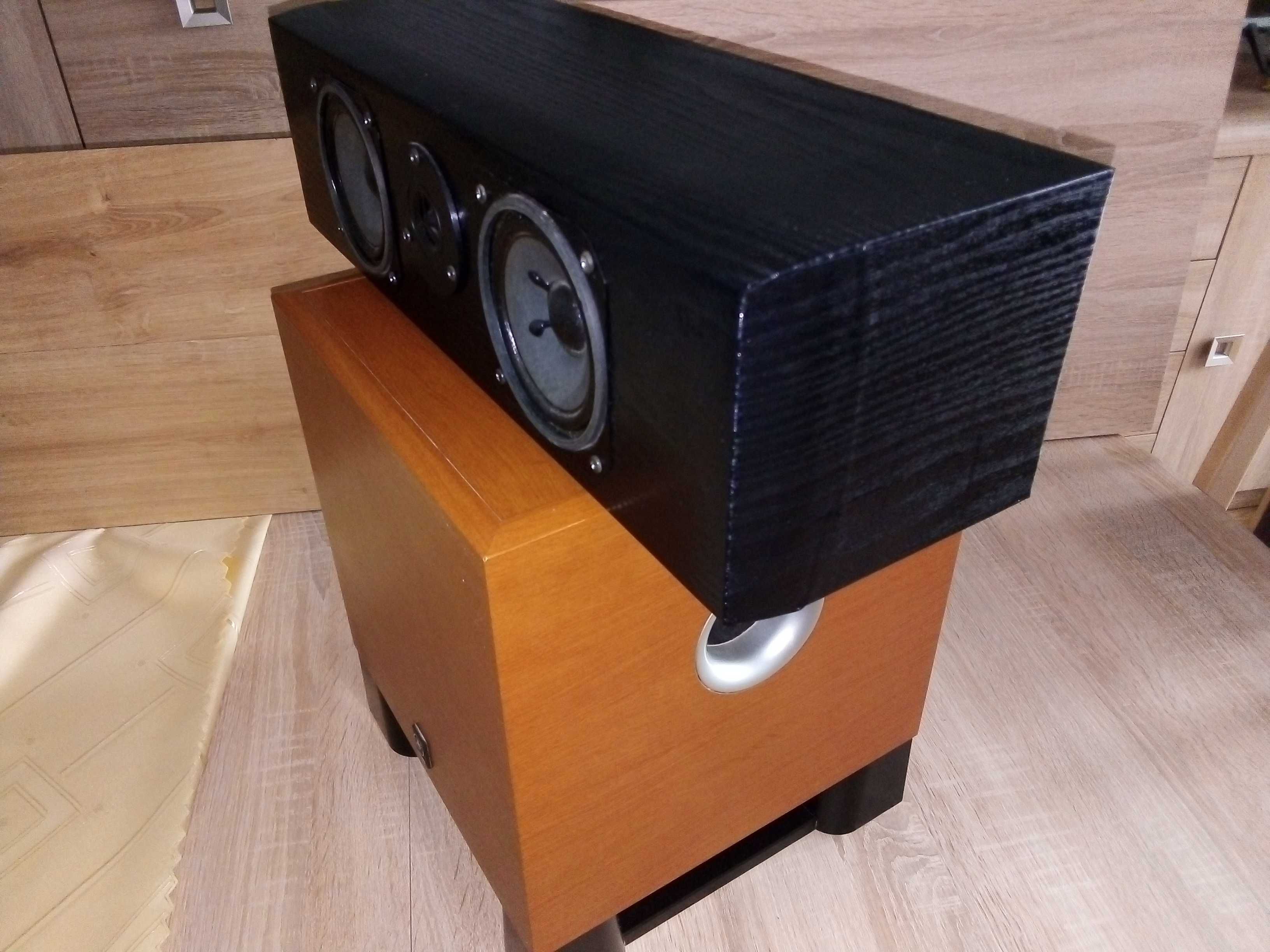Subwoofer Yamaha YST-SW030 + głośnik centralny Yamaha NS-C55