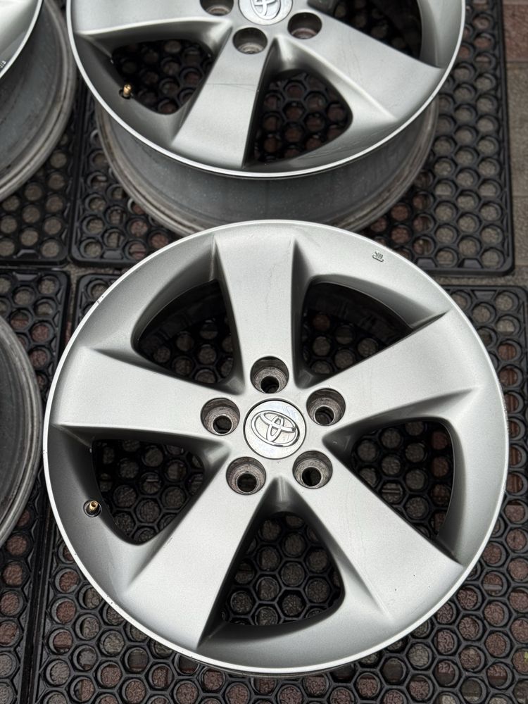 Диски оригінал toyota camry corolla avensis auris rav4 r17 5 114,3