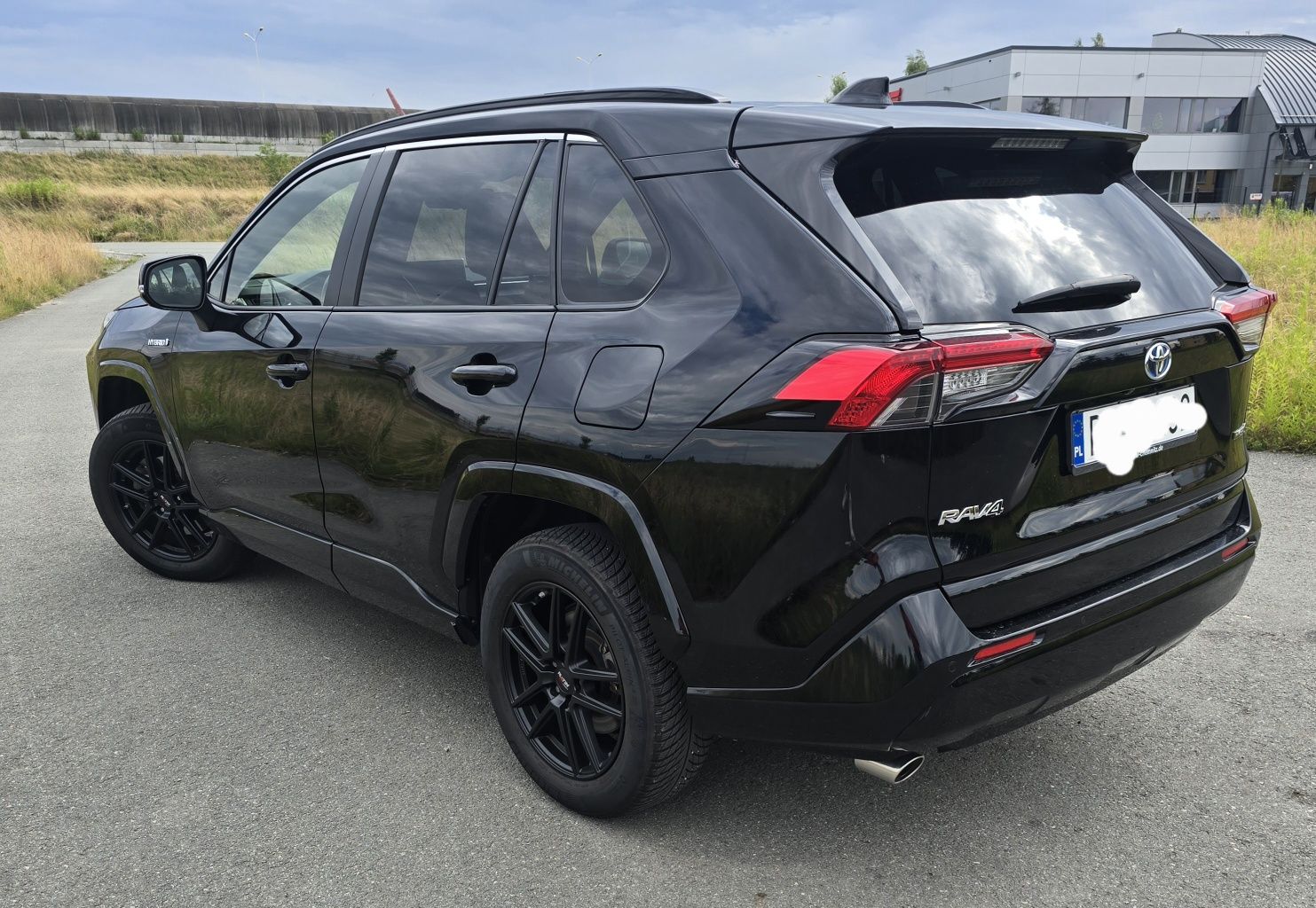 Toyota rav4 2.5 hybrid 4×4 Bogote wyposażenie