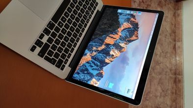 Computador portátil MacBook Pro early 2015