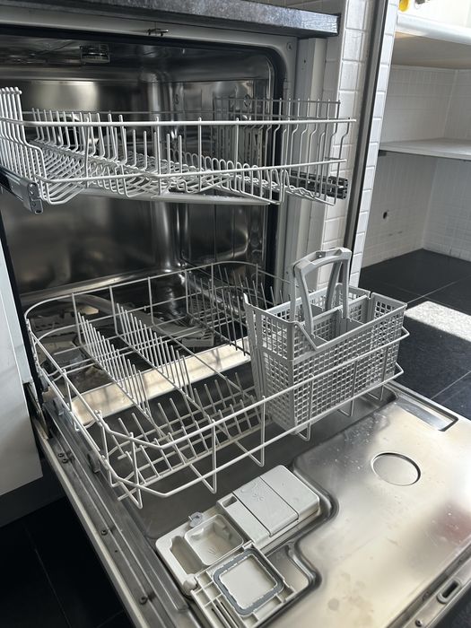 Maquina lavar loiça AEG inox