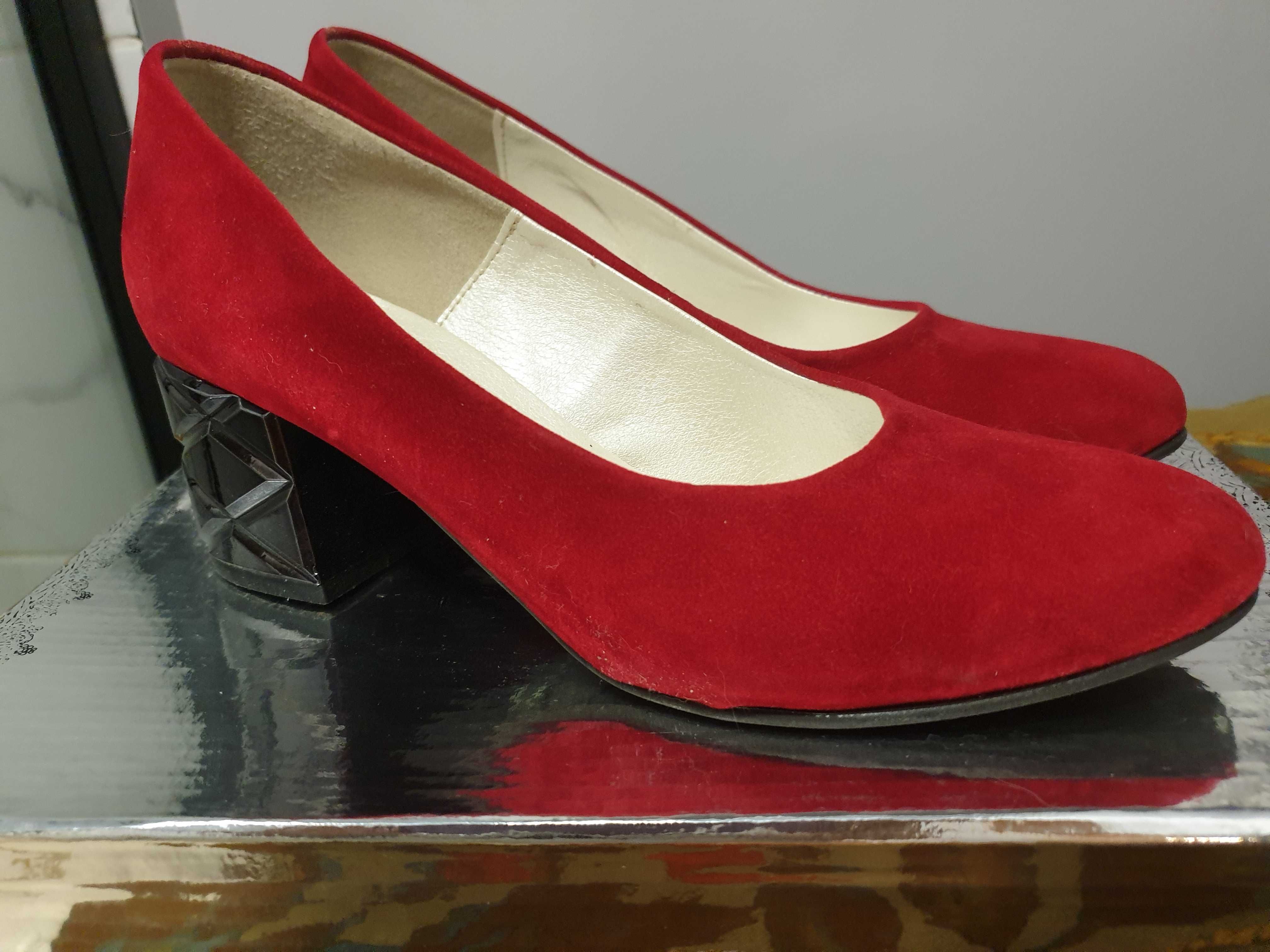Czółenka buty na obcasie eleganckie czerwone