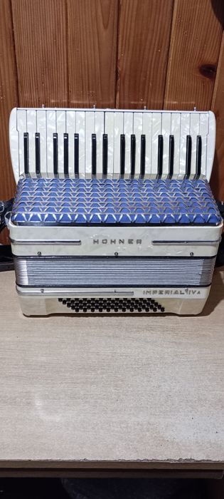 Akordeon Hohner IMPERIAL  IV A, 3 - chór. 60 - b.