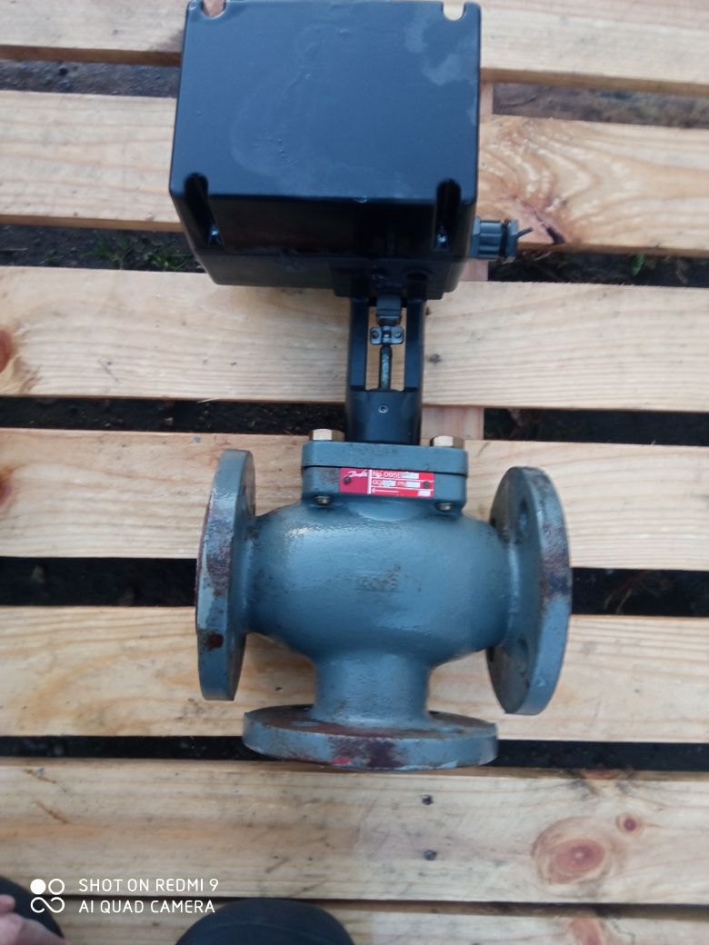 Siłownik Danfoss AMV 423 + zawór regulujący Danfoss truj drożnym