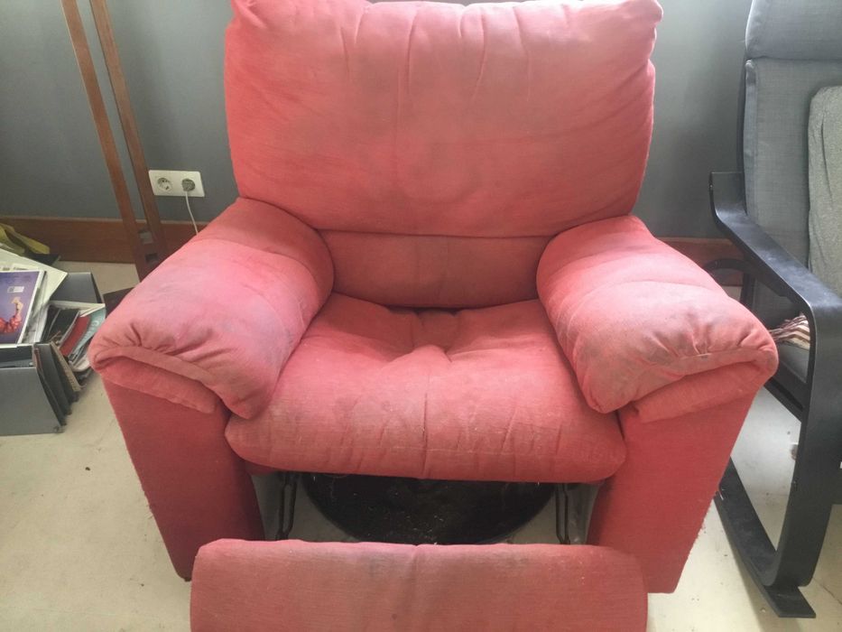 OFEREÇO Sofa 3 lugares e cadeirão de relax