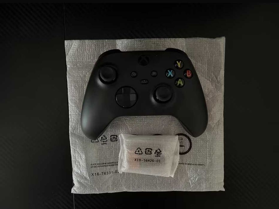 Xbox Series X pojemość 1 tb na gwarancji sprawne wszystko jest