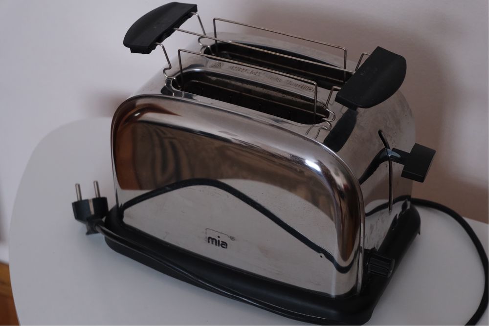 Тостер Mia Model No. ТА 4703а