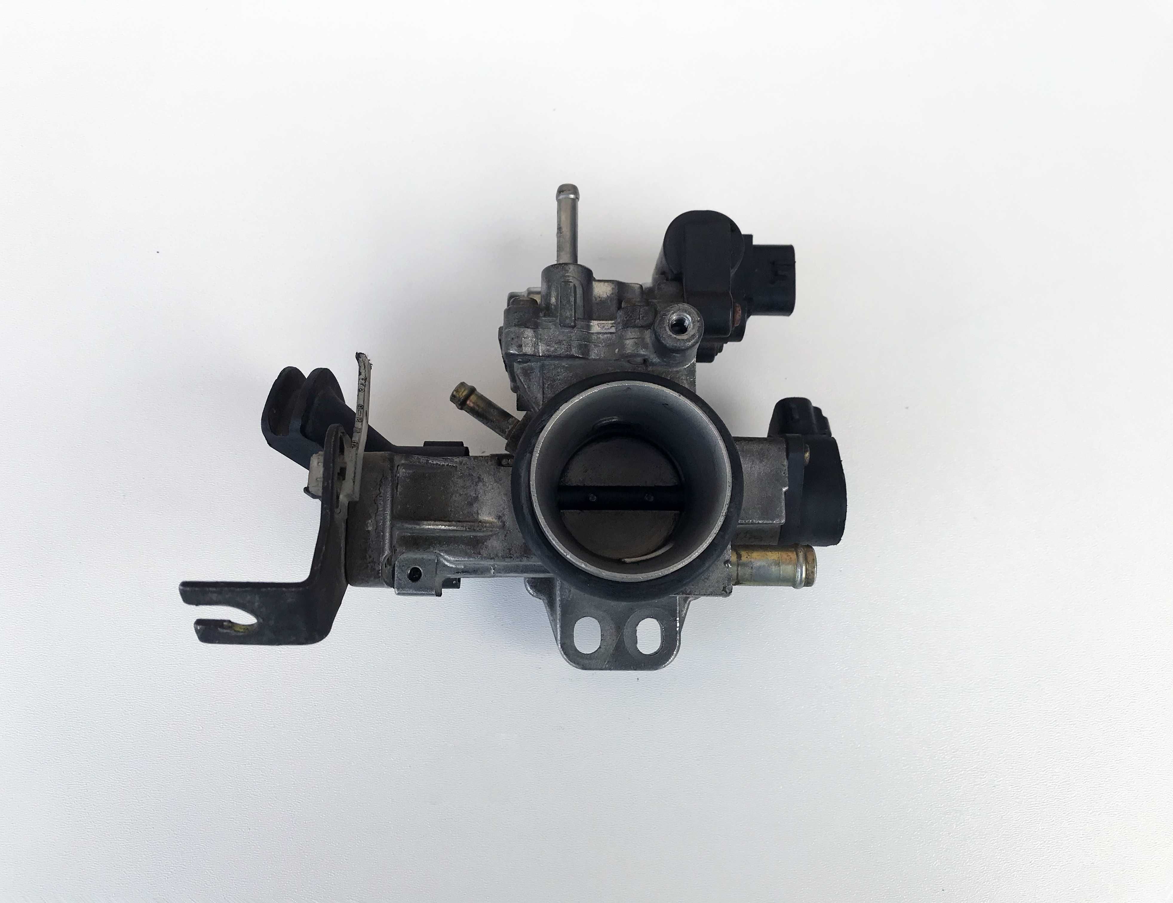Дросельна заслонка Toyota Yaris I (2001-2005 р.в) - 1.0-1.3