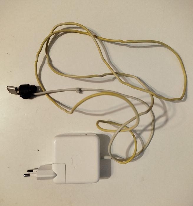 Продам MacBook Air 13 2013 i5 4/256 Gb