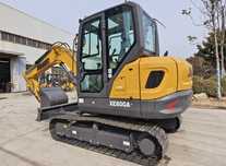 міні-екскаватор XCMG XE60GA