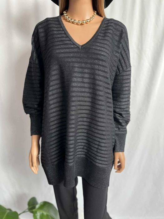 Sweter damski C&A oversize czarny w paski z dekoltem V