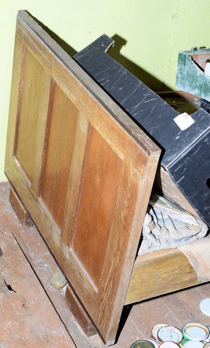 Bardzo stare drewniane łóżko meble dom pokój antyk