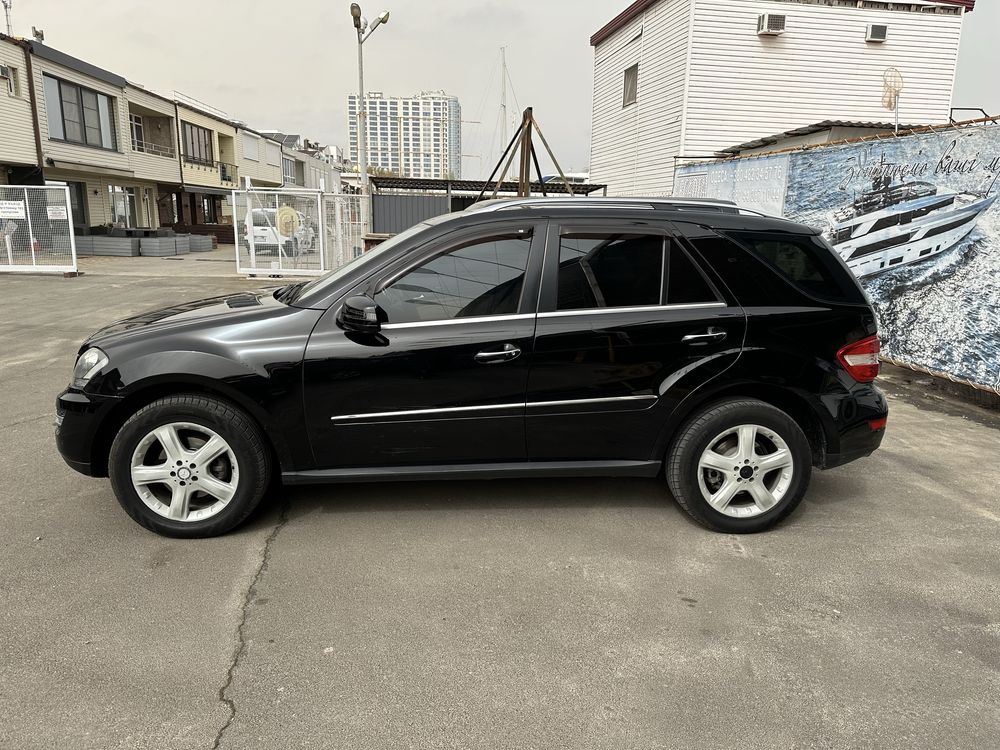 Продам Mercedes-Benz ML 350 2011 год.