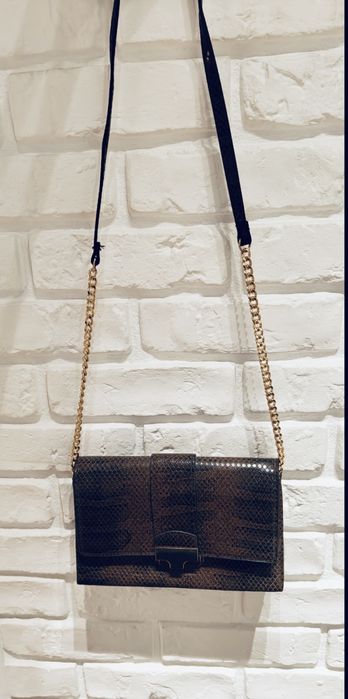 Kopertówka z łańcuszkiem Mango