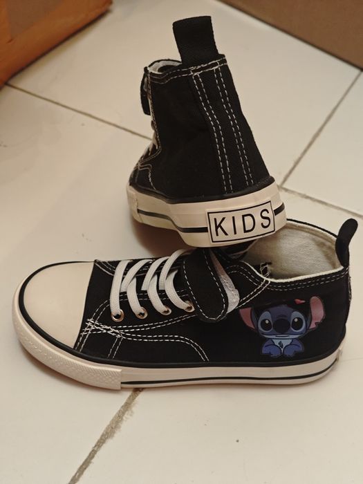 Tênis para criança do Stitch